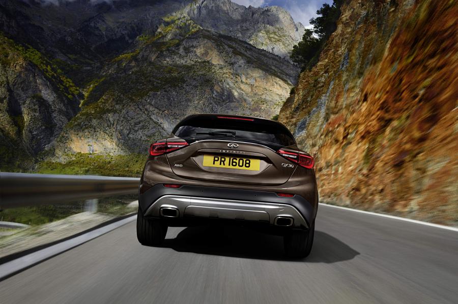  Infiniti QX30 2.0t AWD 2016 года  (фото 6 из 30)